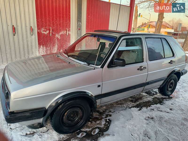 Хэтчбек Volkswagen Golf 1988 в Вышгороде