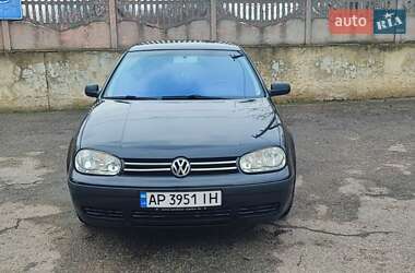 Хетчбек Volkswagen Golf 2002 в Вільнянську