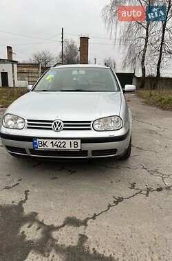 Універсал Volkswagen Golf 2001 в Кореці