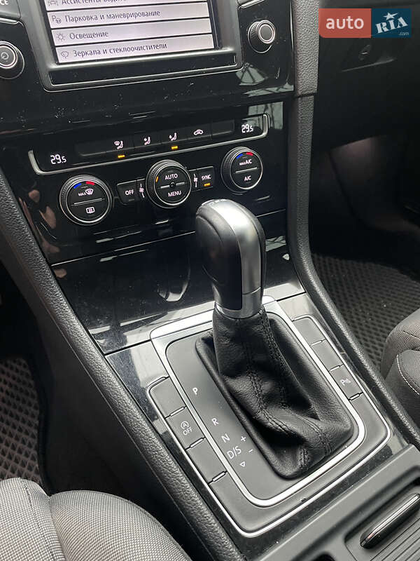 Универсал Volkswagen Golf 2015 в Мукачево