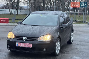 Хэтчбек Volkswagen Golf 2004 в Днепре