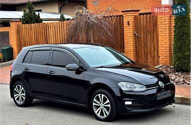 Хэтчбек Volkswagen Golf 2015 в Днепре