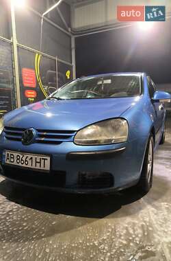 Хетчбек Volkswagen Golf 2003 в Ладижині