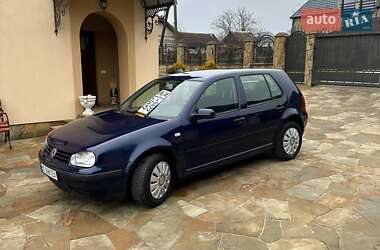 Хетчбек Volkswagen Golf 2001 в Тернополі