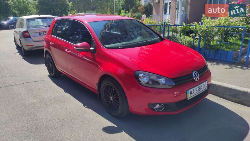 Хэтчбек Volkswagen Golf 2012 в Киеве