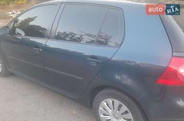 Хэтчбек Volkswagen Golf 2004 в Полтаве