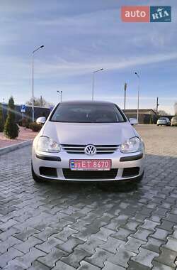 Хетчбек Volkswagen Golf 2005 в Луцьку