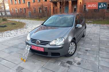 Хетчбек Volkswagen Golf 2005 в 