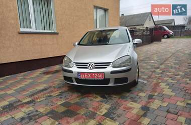 Хетчбек Volkswagen Golf 2004 в Володимирці