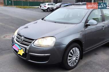 Універсал Volkswagen Golf 2008 в Чорнобаї