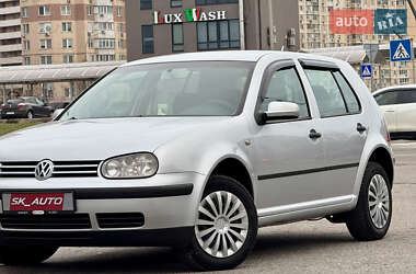 Хэтчбек Volkswagen Golf 2003 в Киеве