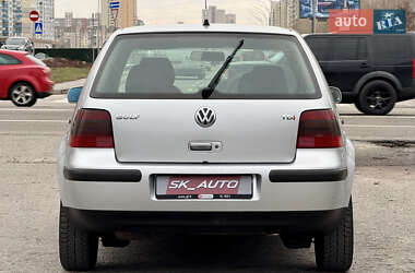 Хэтчбек Volkswagen Golf 2003 в Киеве