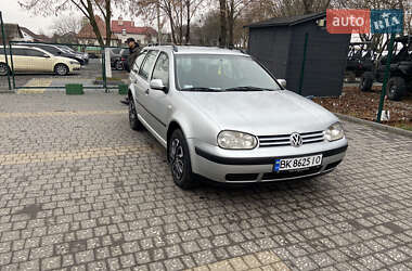 Універсал Volkswagen Golf 2002 в Рівному