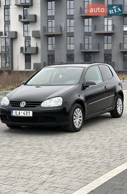 Хетчбек Volkswagen Golf 2005 в Львові