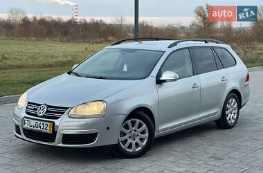 Універсал Volkswagen Golf 2009 в Рівному