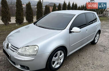 Хэтчбек Volkswagen Golf 2008 в Черновцах