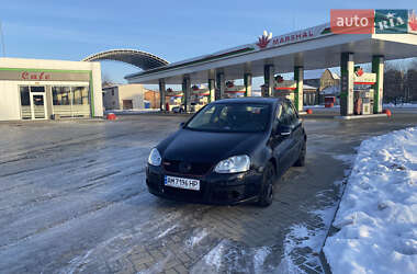 Хэтчбек Volkswagen Golf 2004 в 