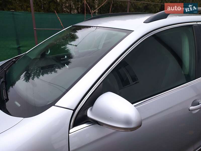 Універсал Volkswagen Golf 2009 в Луцьку