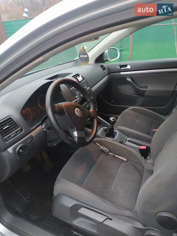 Універсал Volkswagen Golf 2009 в Луцьку