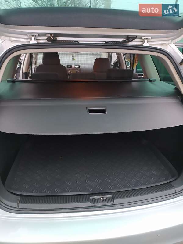 Універсал Volkswagen Golf 2009 в Луцьку