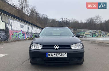 Хетчбек Volkswagen Golf 2003 в Києві