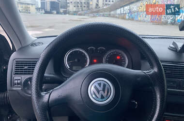 Хетчбек Volkswagen Golf 2003 в Києві