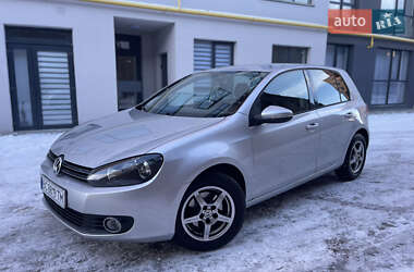 Хетчбек Volkswagen Golf 2010 в Львові