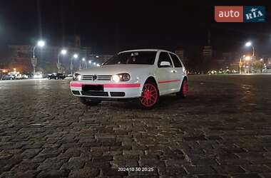 Хетчбек Volkswagen Golf 2000 в Харкові