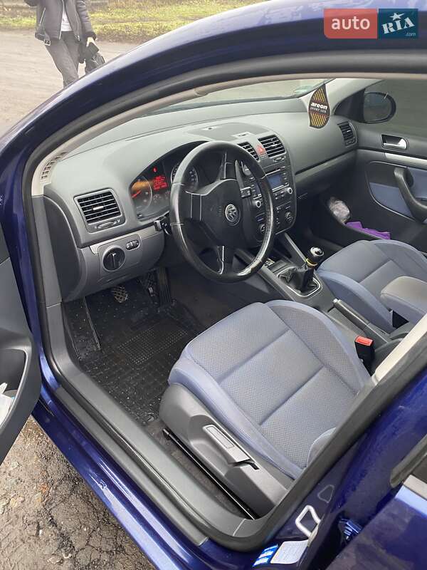 Хетчбек Volkswagen Golf 2005 в Жмеринці