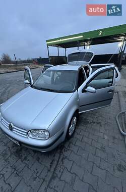 Хетчбек Volkswagen Golf 2002 в Кам'янському