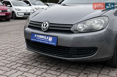 Хэтчбек Volkswagen Golf 2010 в 