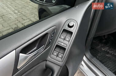 Хэтчбек Volkswagen Golf 2010 в 