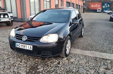 Хетчбек Volkswagen Golf 2005 в Тячеві