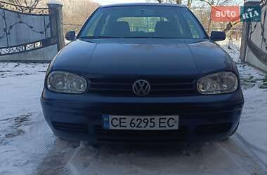 Хетчбек Volkswagen Golf 2003 в Вижниці