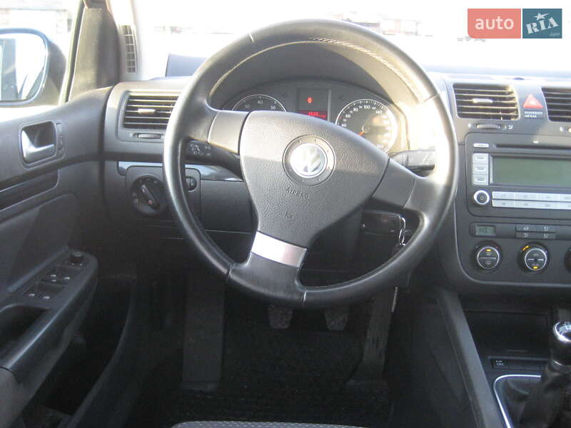 Хетчбек Volkswagen Golf 2007 в Івано-Франківську