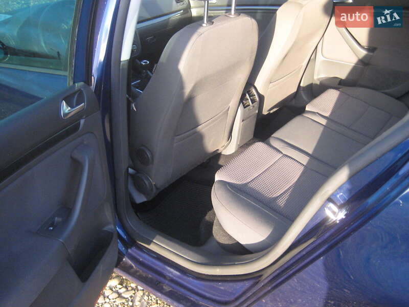 Хетчбек Volkswagen Golf 2007 в Івано-Франківську