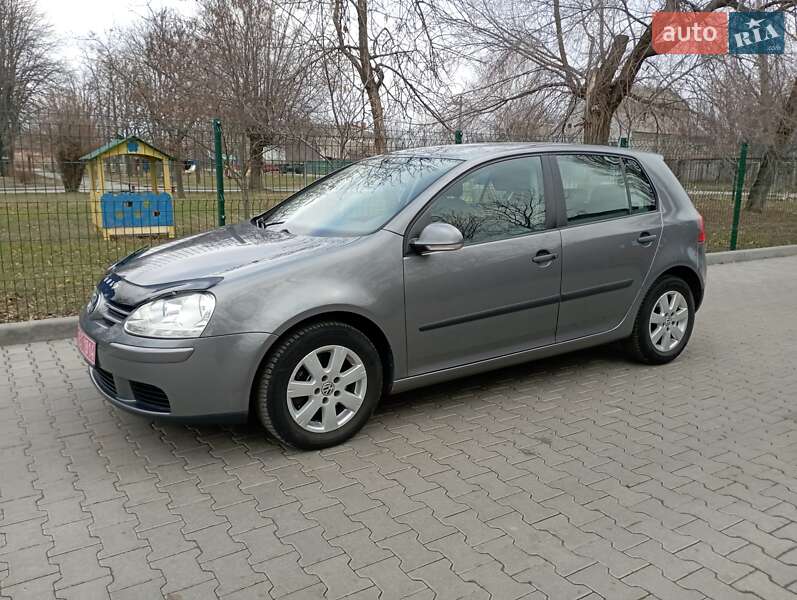 Хэтчбек Volkswagen Golf 2005 в Томаковке