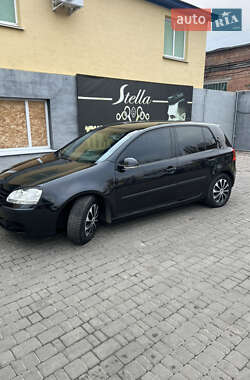 Хетчбек Volkswagen Golf 2004 в Нікополі