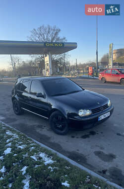 Хетчбек Volkswagen Golf 2001 в Острозі