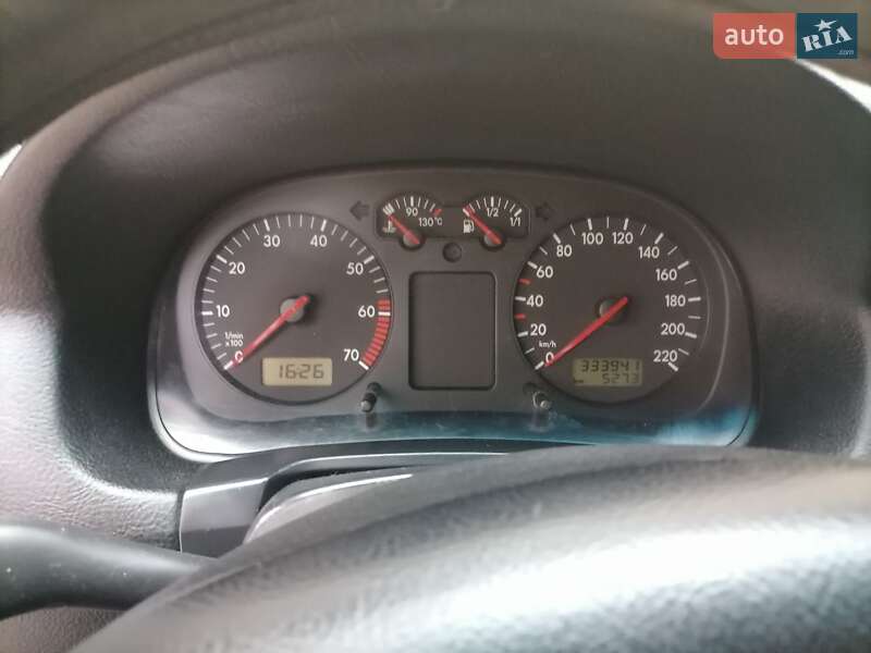 Хетчбек Volkswagen Golf 2001 в Хмельницькому