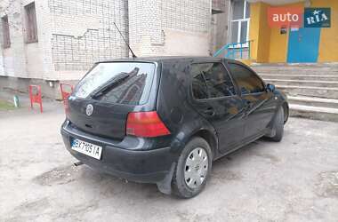 Хэтчбек Volkswagen Golf 2001 в 