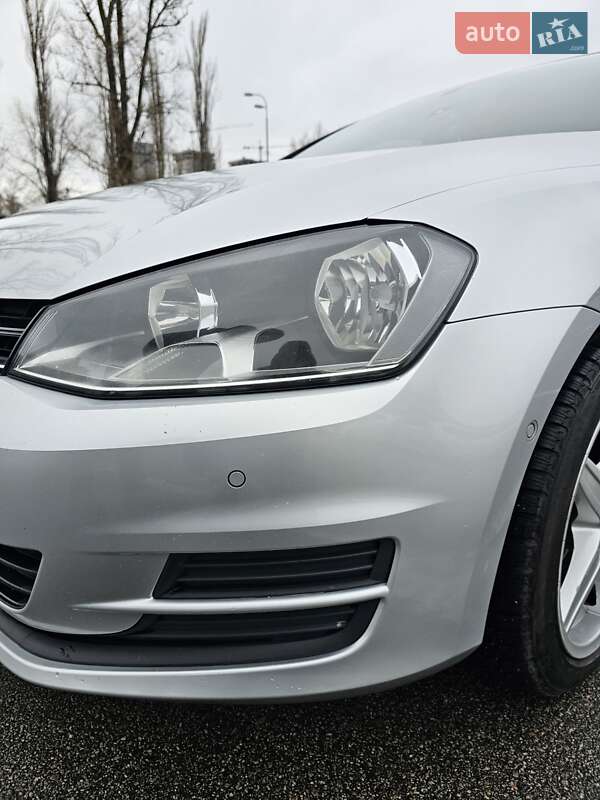 Універсал Volkswagen Golf 2014 в Києві