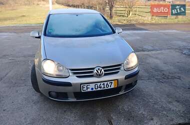 Хетчбек Volkswagen Golf 2004 в Сокалі