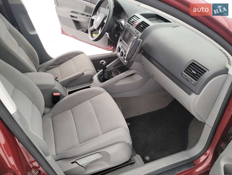 Хетчбек Volkswagen Golf 2004 в Рівному фото 9 Хетчбек Volkswagen Golf 2004 в Рівному