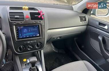 Універсал Volkswagen Golf 2008 в Чернівцях