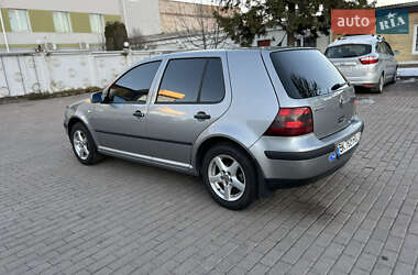 Хетчбек Volkswagen Golf 2003 в Рівному