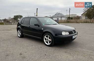 Хетчбек Volkswagen Golf 2000 в Рокитному