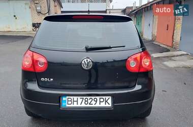 Хэтчбек Volkswagen Golf 2008 в Киеве