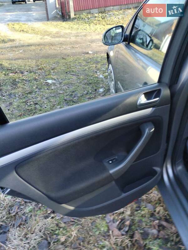 Хэтчбек Volkswagen Golf 2007 в Вишневце