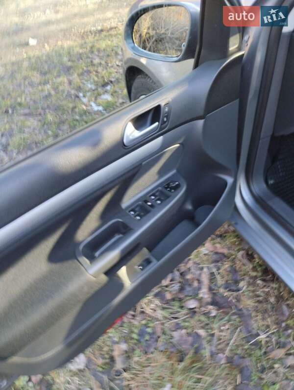 Хэтчбек Volkswagen Golf 2007 в Вишневце